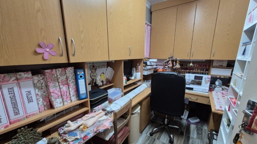 3 Bedroom Property for Sale in Flimieda North West